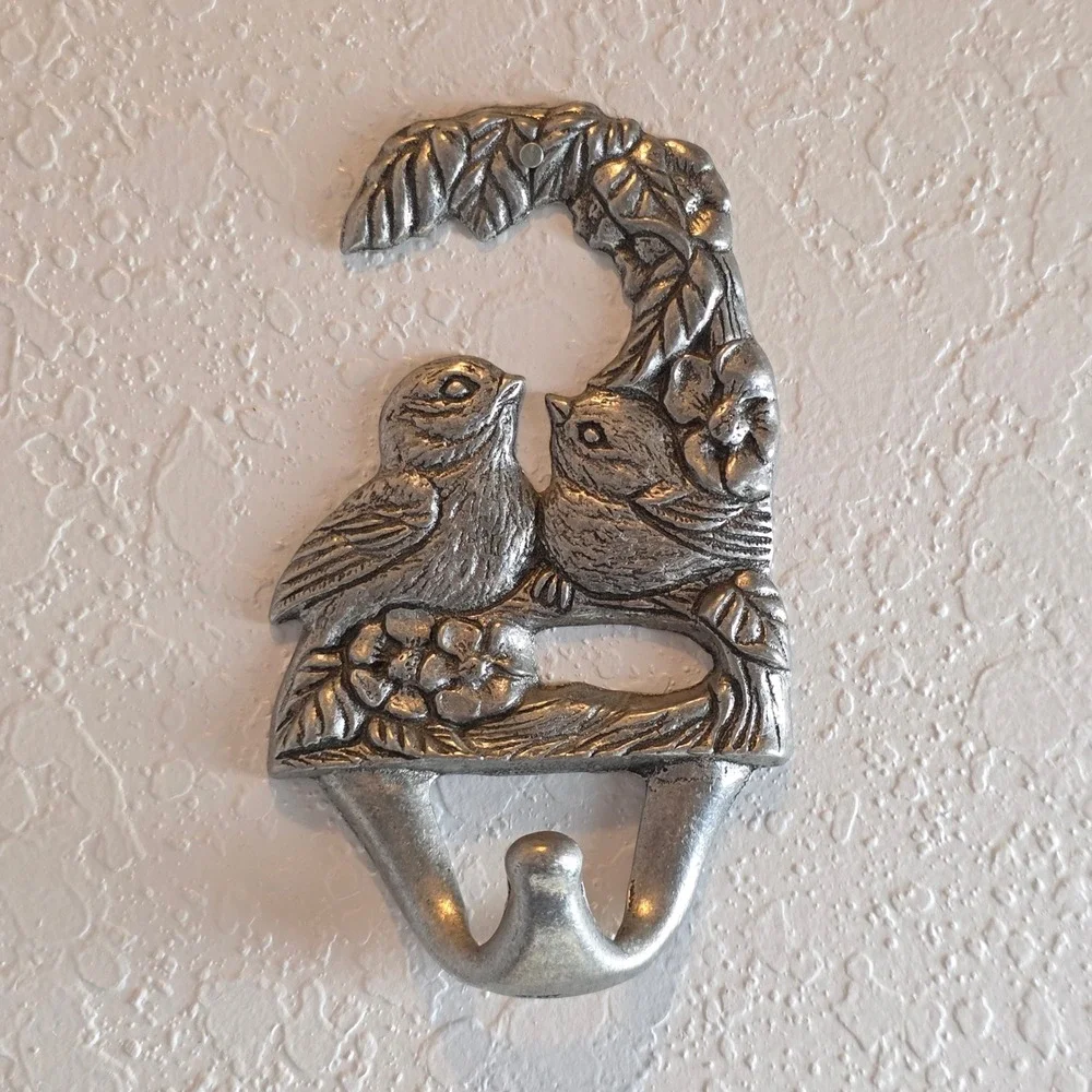 Hallmark‎ Vintage Cast Metal Love Birds Wall Hook Silver Tone Nature Decor